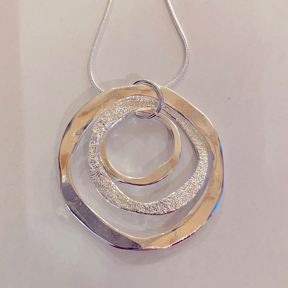 Beautiful sterling silver necklace.